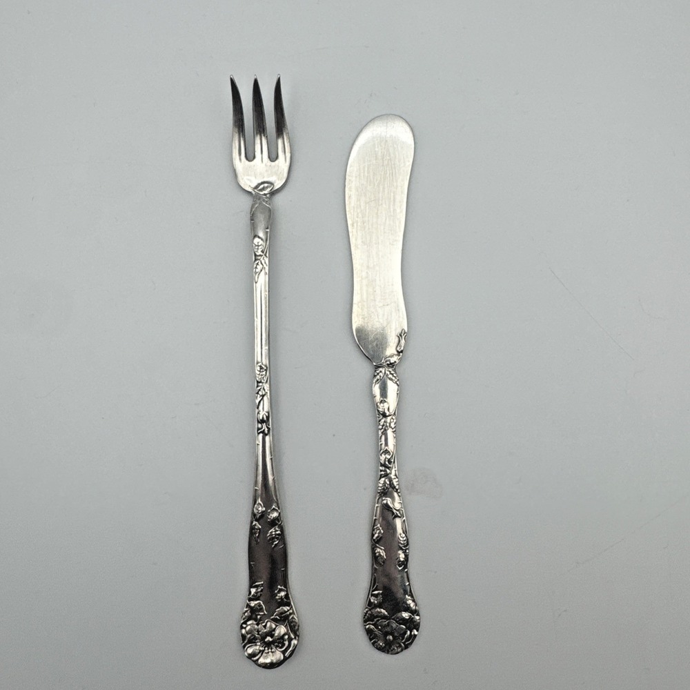 LOT OF TWO SILVERPLATE SERVING FORK AND BUTTER KNIFE 1877 NIAGARA FALLS SILVER